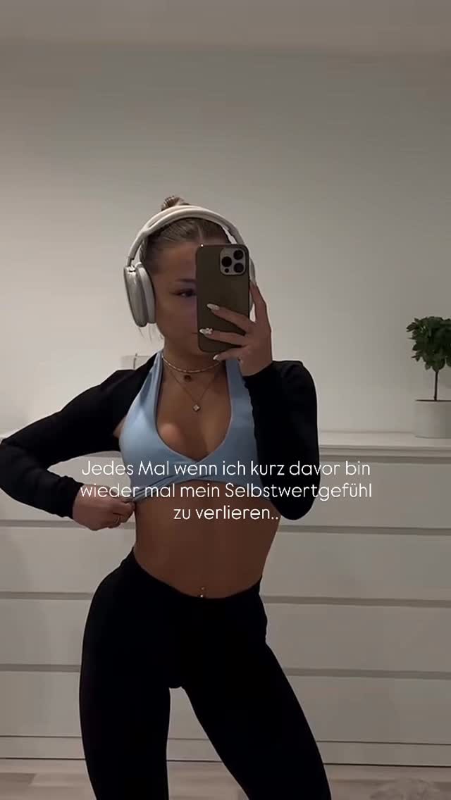 Instagram post by @nadine.chiara.marie for Fayn. Caption reads: [...] 🤍 

Ad//
@teveo code: nadinechiara10....