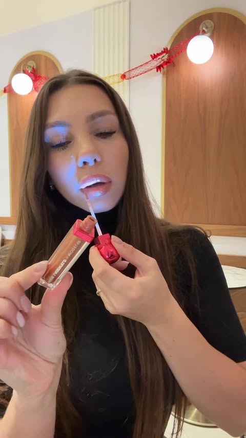 Instagram post by @eerikuleblue_3_ for KARL LAGERFELD. Caption reads: 💄 #blogger #insta ##ukblogger #ukinfluencer....