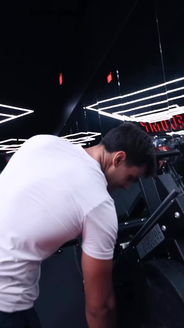 Instagram post by @theunfilteredfitmom for Reign Body Fuel. Caption reads: HOLD MY REIGN 👑 

Idk about you but I think....