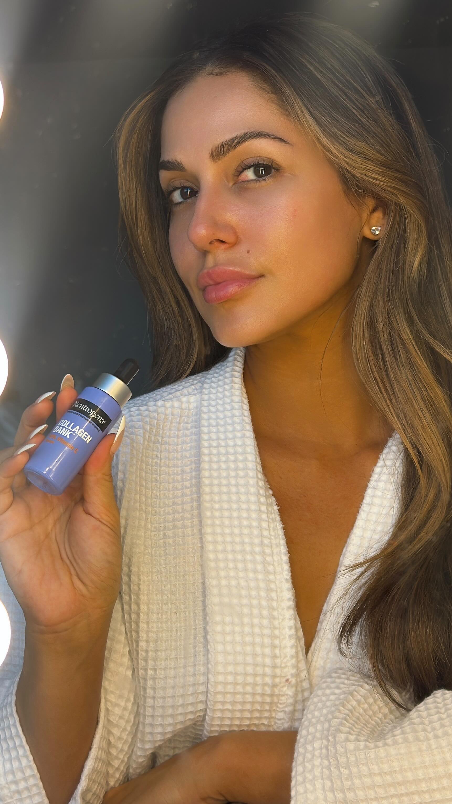 Instagram post by @yanina_oyarzo for Neutrogena. Caption reads: #neutrogenapartner Did you know your skin starts....