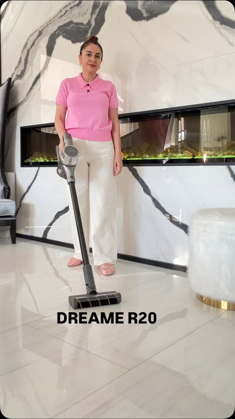 Instagram post by @selcensultanezirmik for Dreame. Caption reads: Looking for a practical, lightweight, but powerful....