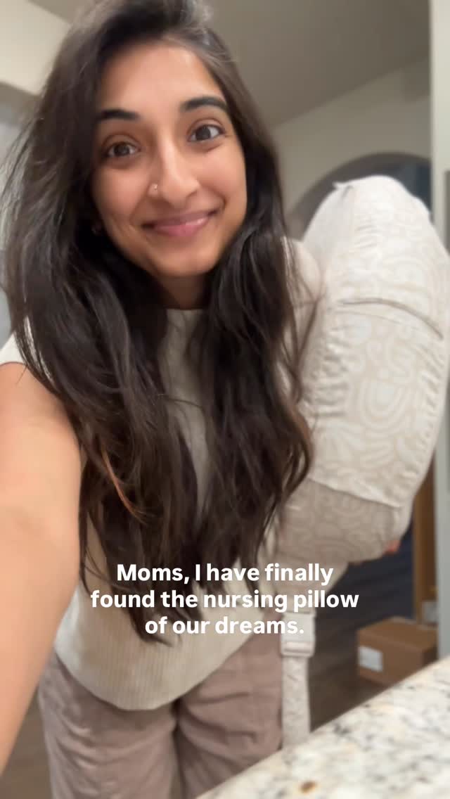 Instagram post by @journeywithdrish for Boppy Italia. Caption reads: 10/10 from this breastfeeding reflux mama ��

The....