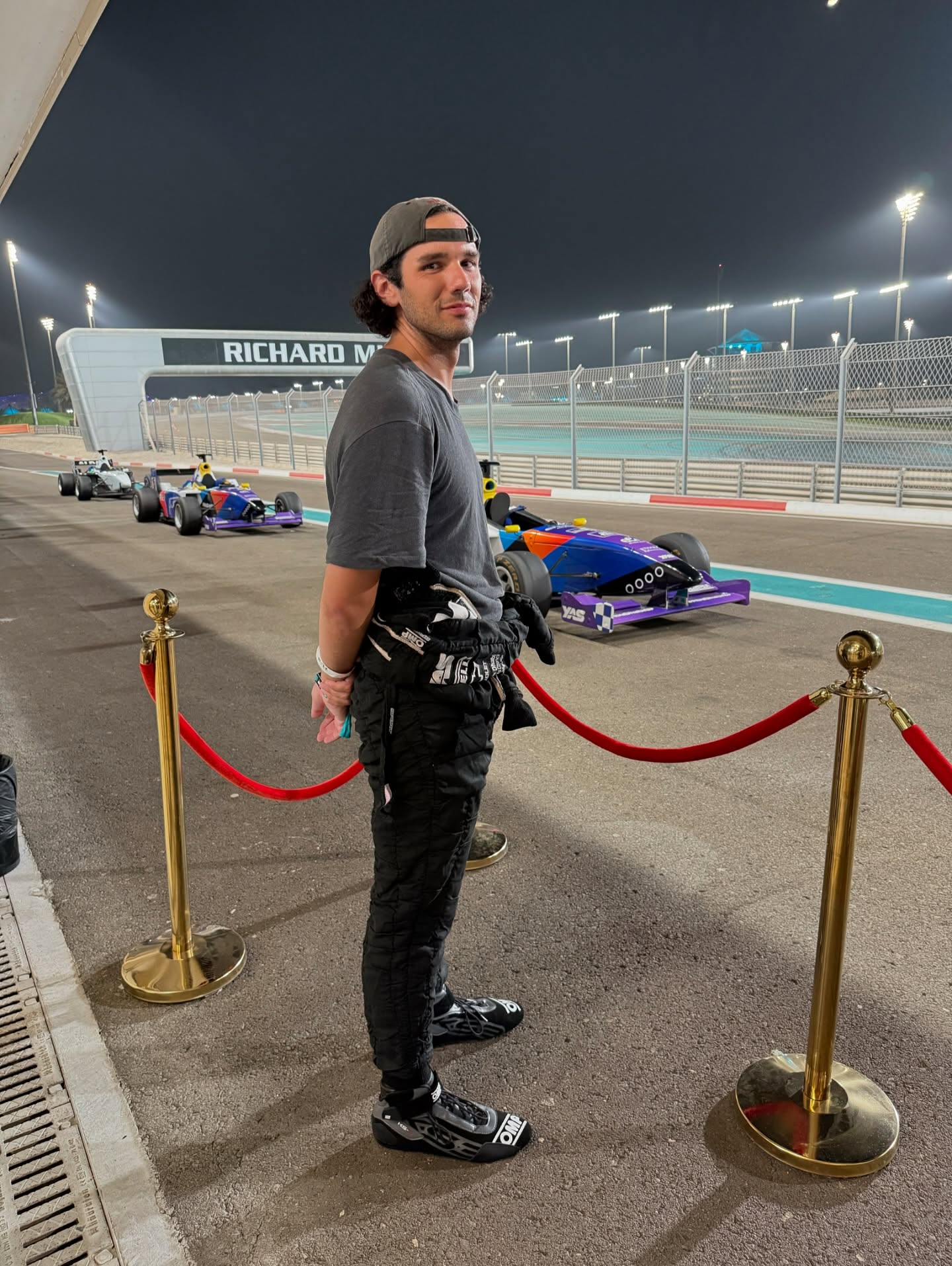 Instagram post by @volatadipeluca for Yas Island. Caption reads: Fotos de la experiencia Formula Yas....