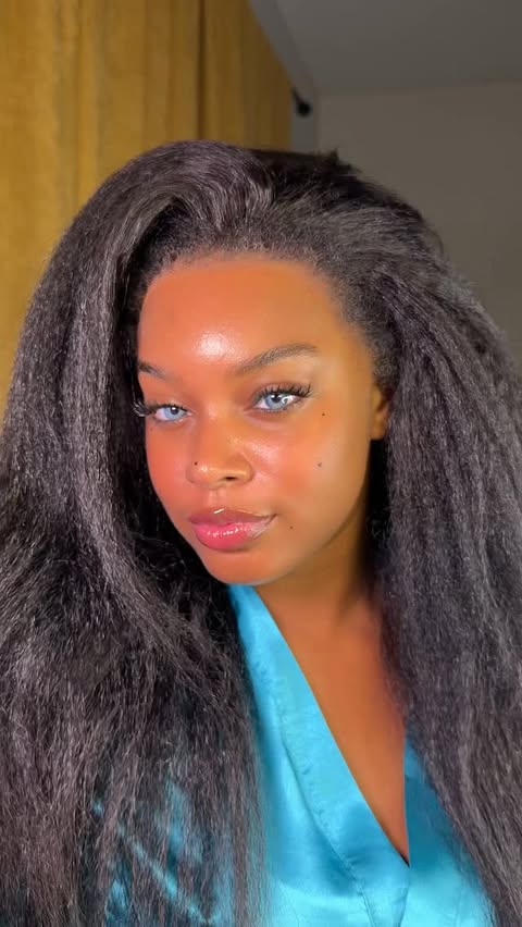 Instagram post by @modelxlee for Ashimary Hair. Caption reads: Glueless Newborn Hairline Invisi Strap 360
Skin....