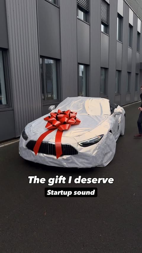 Instagram post by an influencer for Mercedes-Benz. Caption reads: The gift you deserve 🎁 New Maybach SL680 Monogram....