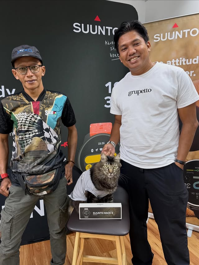 Instagram post by @jibek.hikers.cat for Suunto. Caption reads: [...] korang semua..😘 To our main sponsor,....