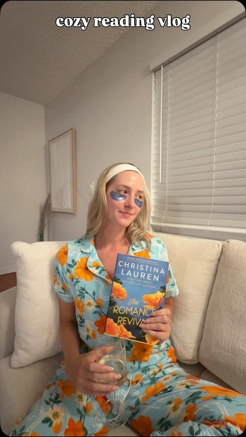 Instagram post by @readwithmandi for Gallery Books Group. Caption reads: Start a new book with me! 📖✨ Thank you....
