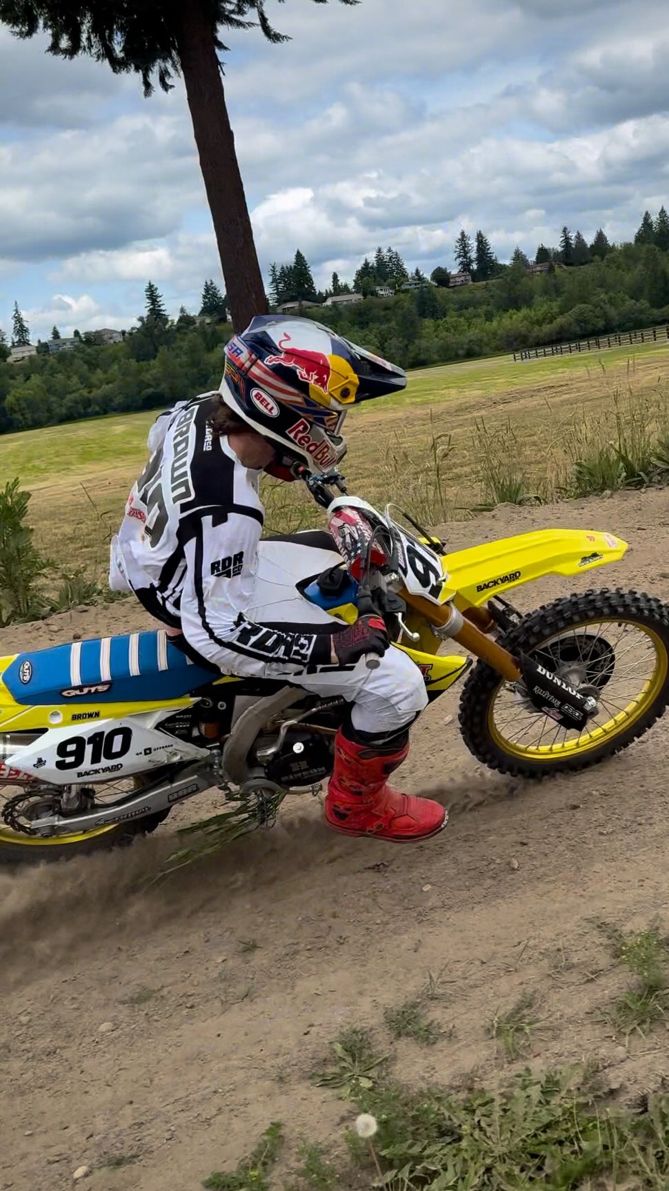 Instagram post by @yoshimura_rd for Suzuki. Caption reads: What bike would you guys choose to rip around this....