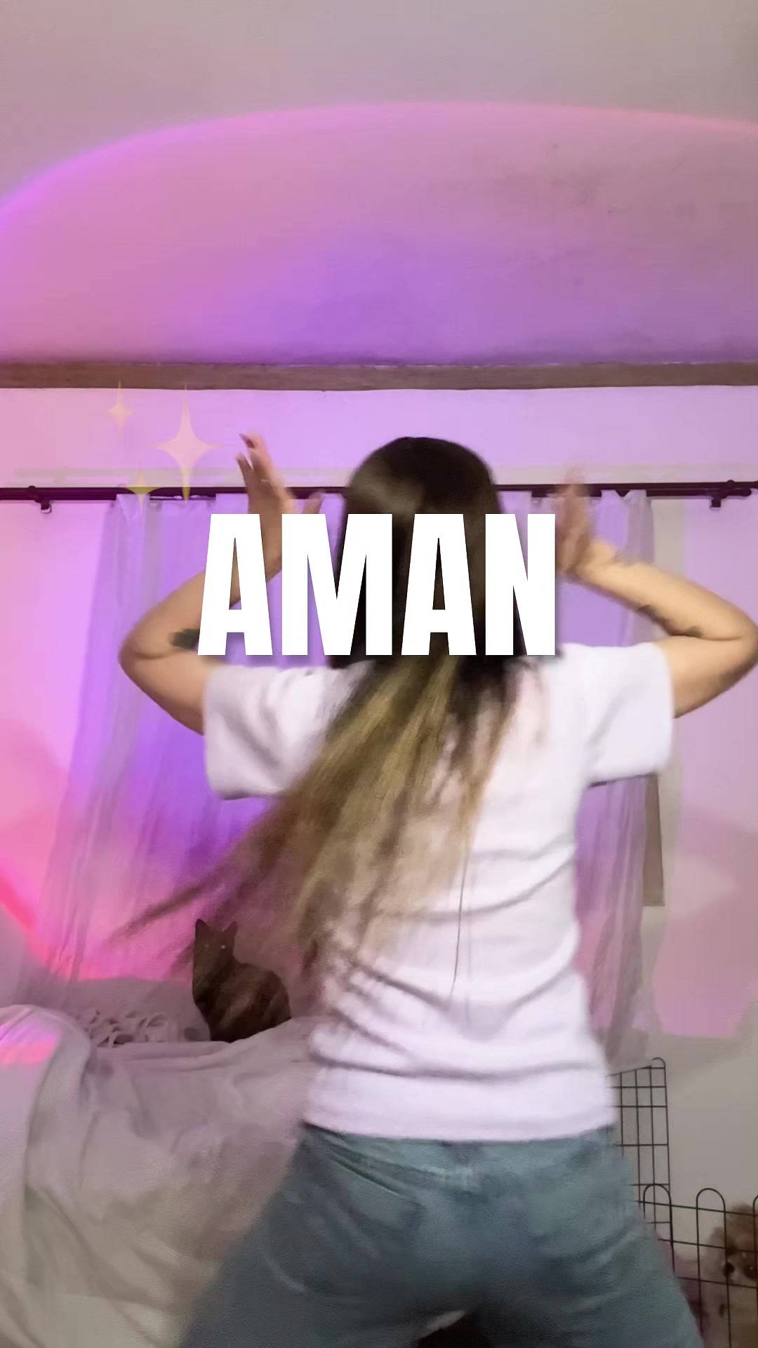 TikTok post by @amandalenci for Embelleze. Caption reads: [...] Novex Recarga de Queratina Brasileira....