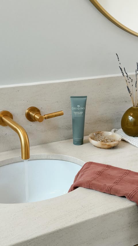 Instagram post by @sophiachang for Origins. Caption reads: Cyber weekend is here! @origins Skincare is 30%....