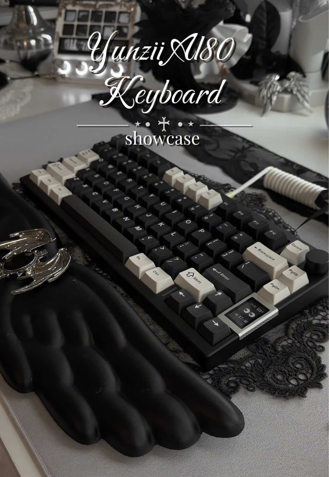 TikTok post by @lntunedd for YUNZII. Caption reads: thankyou @YUNZII KEYBOARD so much!! i love this....