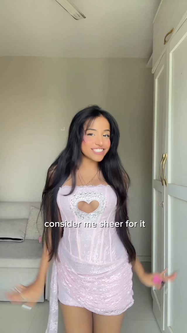 Instagram post by @vriddhipatwa for e.l.f. Cosmetics. Caption reads: My personality is built on music and my glow is....