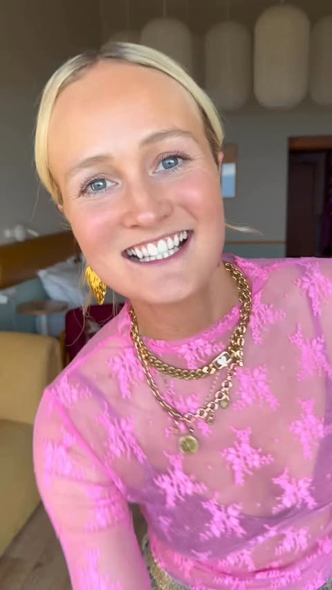 Instagram post by @faye_plunkett for Free People. Caption reads: From GYM TO DIN 💛✨⭐️

We are having THE BEST time....