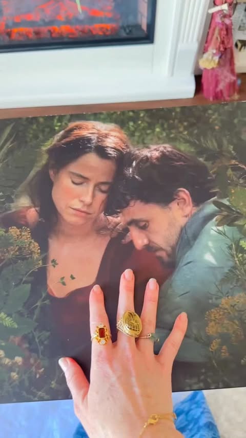 Instagram post by @travelmomoirs for Universal Pictures. Caption reads: [...] Best Picture! @hamnetmovie....