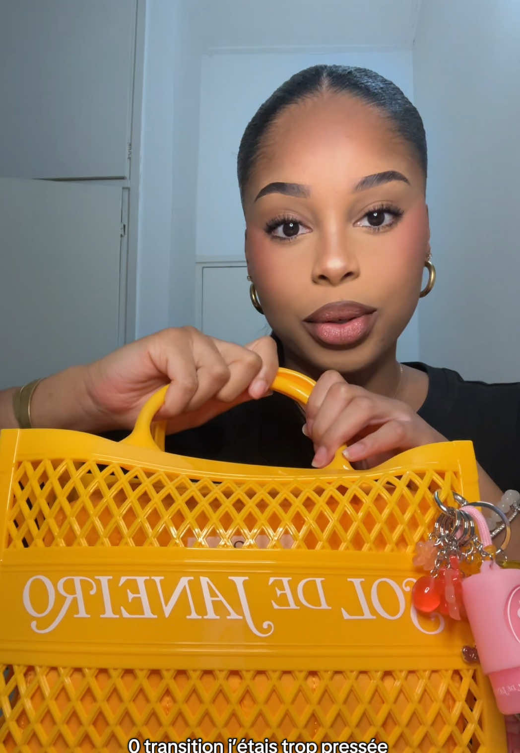 TikTok post by @53vmv for Sol de Janeiro. Caption reads: [...] cadeau du mois, premier grwm avec @Sol de....