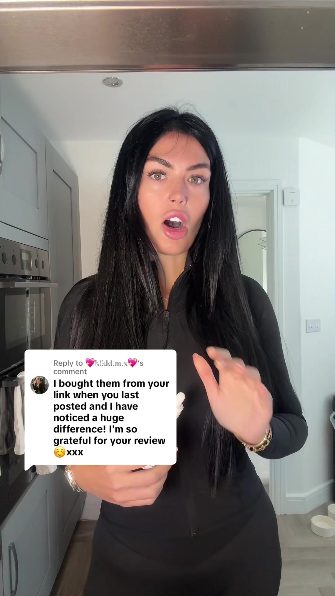 TikTok post by @hollie_louise_93 for Vivo Life. Caption reads: Replying to @💖ℕ𝕚𝕜𝕜𝕚.𝕞.𝕩💖  Vivo life b12....