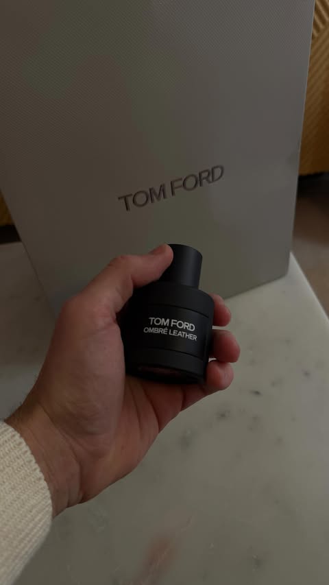 Instagram post by @andymcdougall for TOM FORD. Caption reads: [...] ir a comer con mis amigos 🖤
Sunglasses....