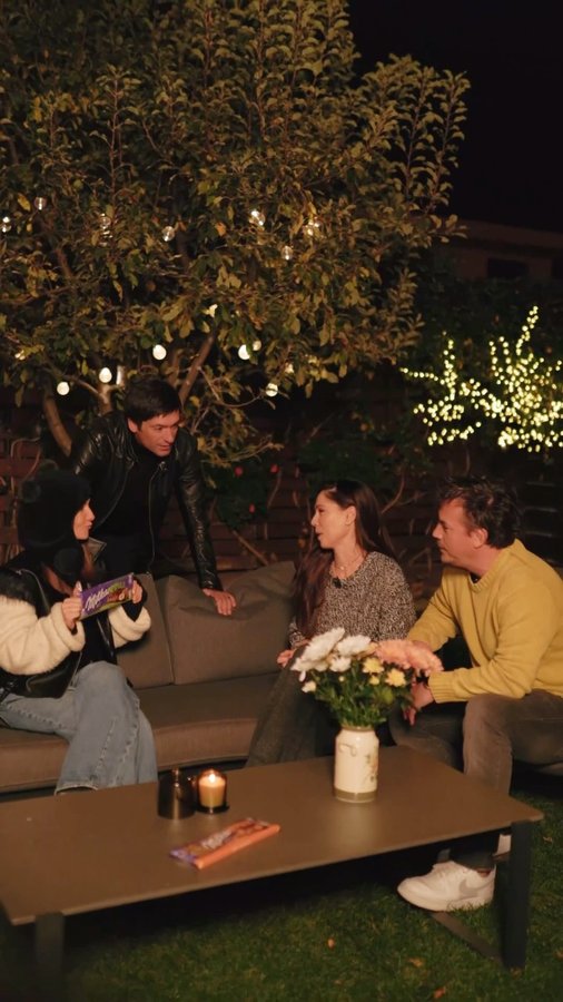 Instagram post by @adela_popescu for Milka. Caption reads: [...] Fodori ca tare ne era dor de ei.❤Practic....