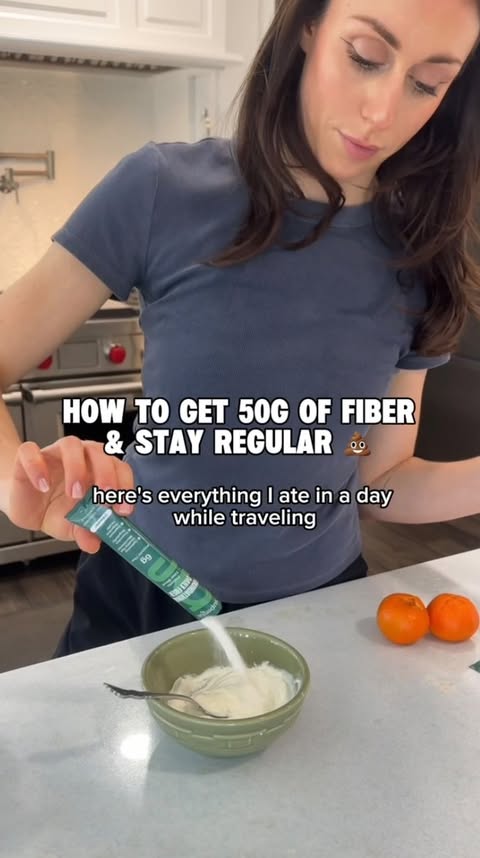 Instagram post by @dietitian.gabrielle for Supergut. Caption reads: [...] all 5 fiber groups and 2 scoops of @supergut....