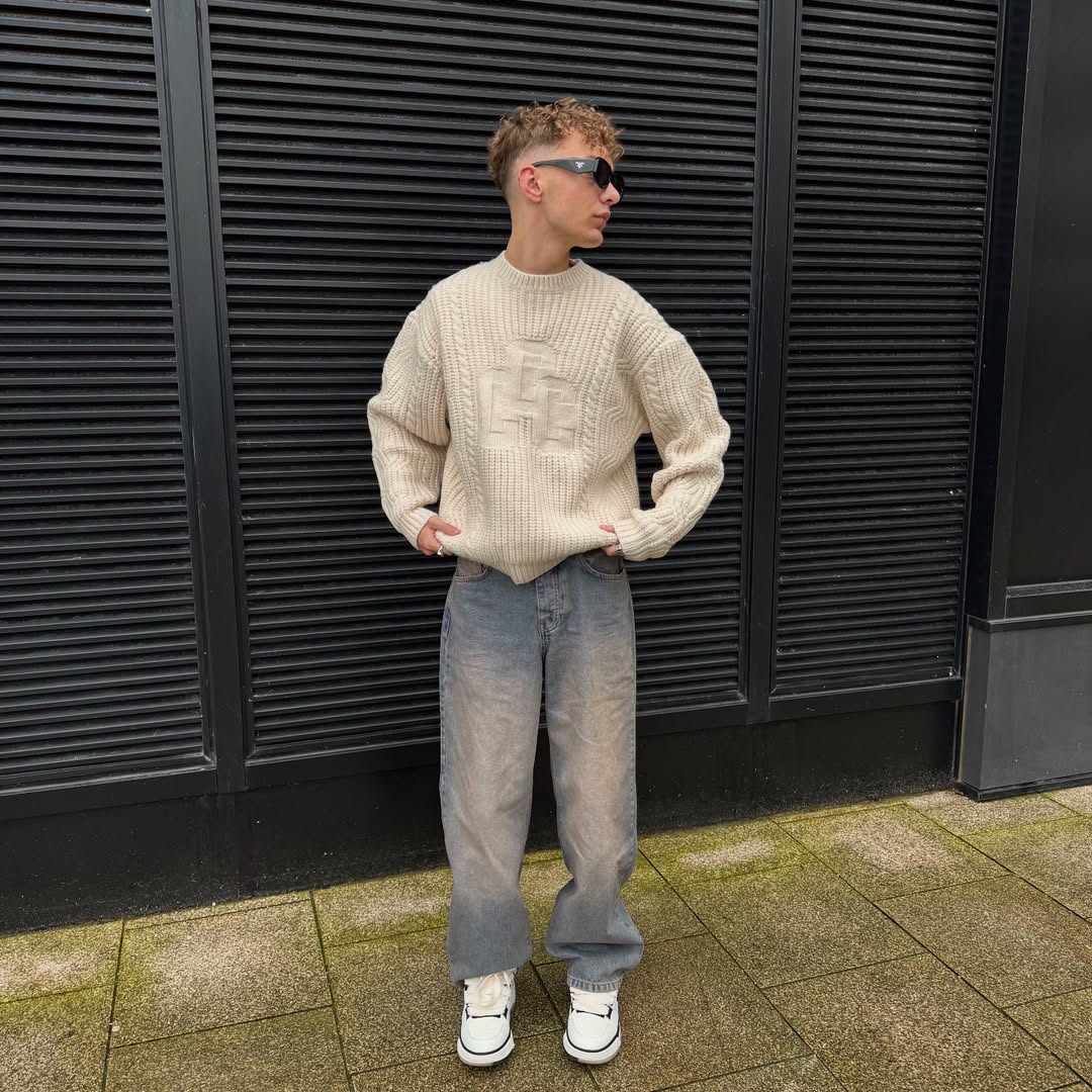 Instagram post by @harvjeans for Cernucci. Caption reads: layering up🌨️
@cernucci ad.