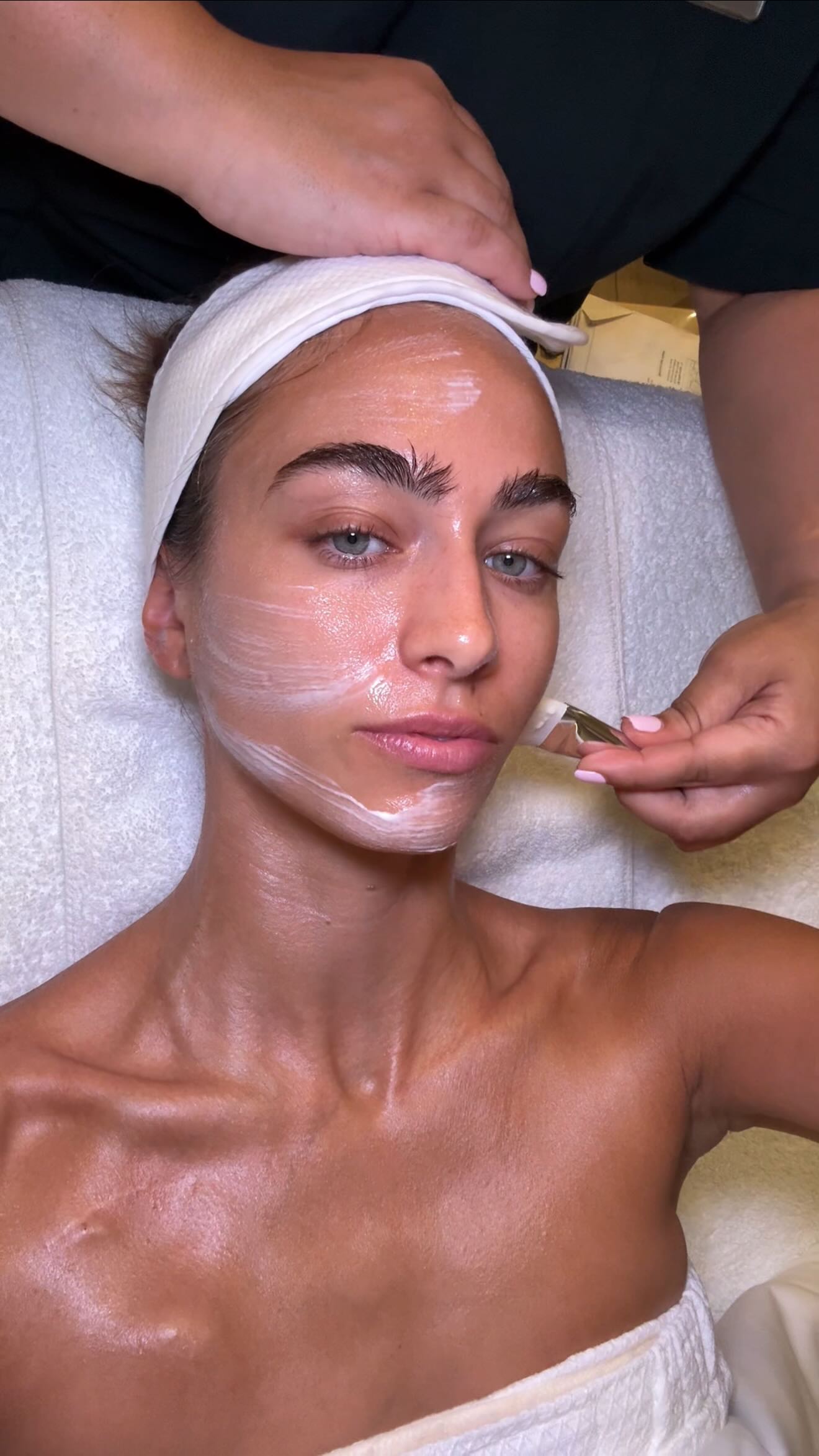 Instagram post by @thewellnessprocesspod for Bloomingdale's. Caption reads: Reviewing: @lamer Hydrating Energy Facial at....