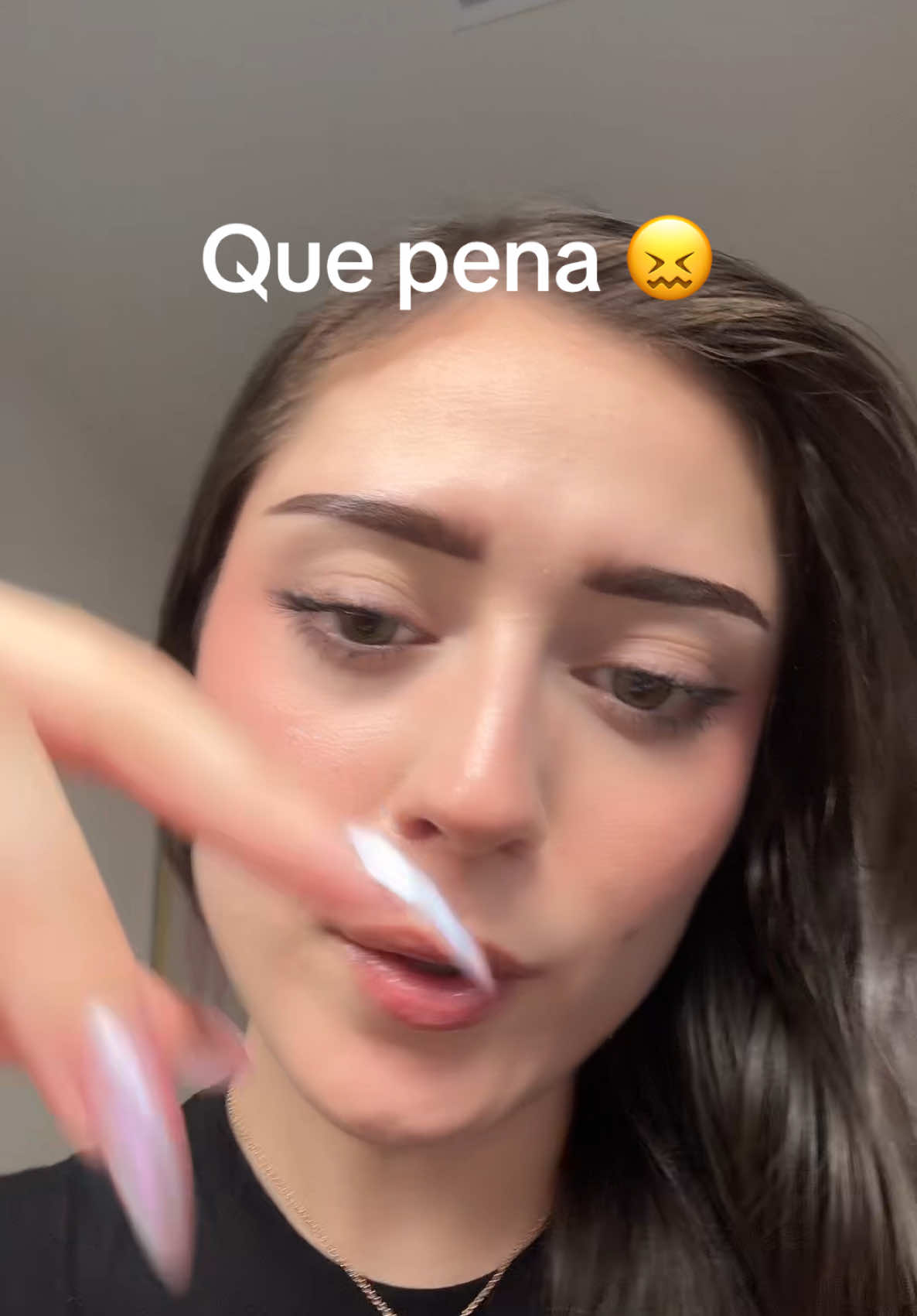 TikTok post by @azullozano_ for Natural Sant México. Caption reads: Mi vida olía a cebolla @Natural Sant USA.