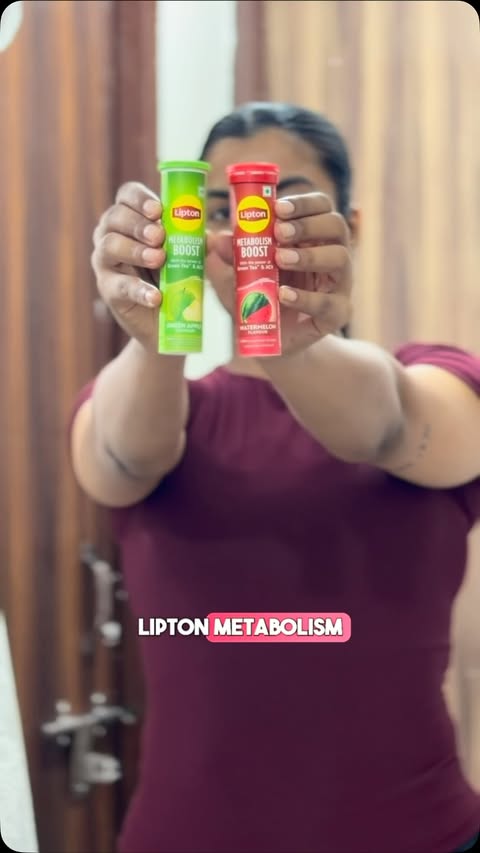 Instagram post by @fit.with.manni_ for Lipton. Caption reads: [...] you build every day. 💚 I’ve added Lipton....