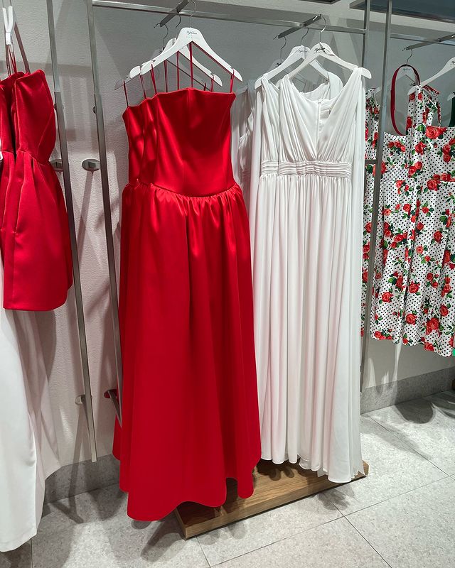 Instagram post by @shopiinglove for adL. Caption reads: ♥️ #AdL magazasi
Link story’de #reklam.