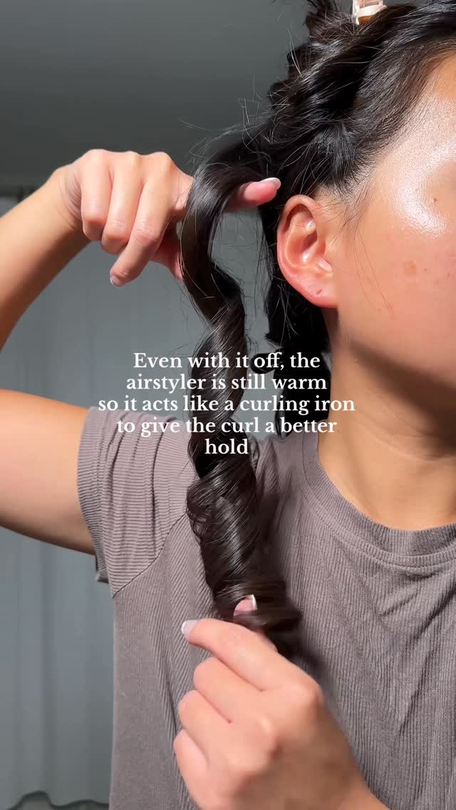 Instagram post by @abigaillinnn for T3 Micro. Caption reads: They last ALL. DAY. 🫶🏼 #hair #hairinspiration....