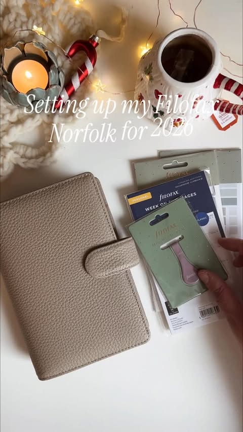 Instagram post by @planning_jani for Filofax. Caption reads: Anzeige | Setting up my @officialfilofax Norfolk....