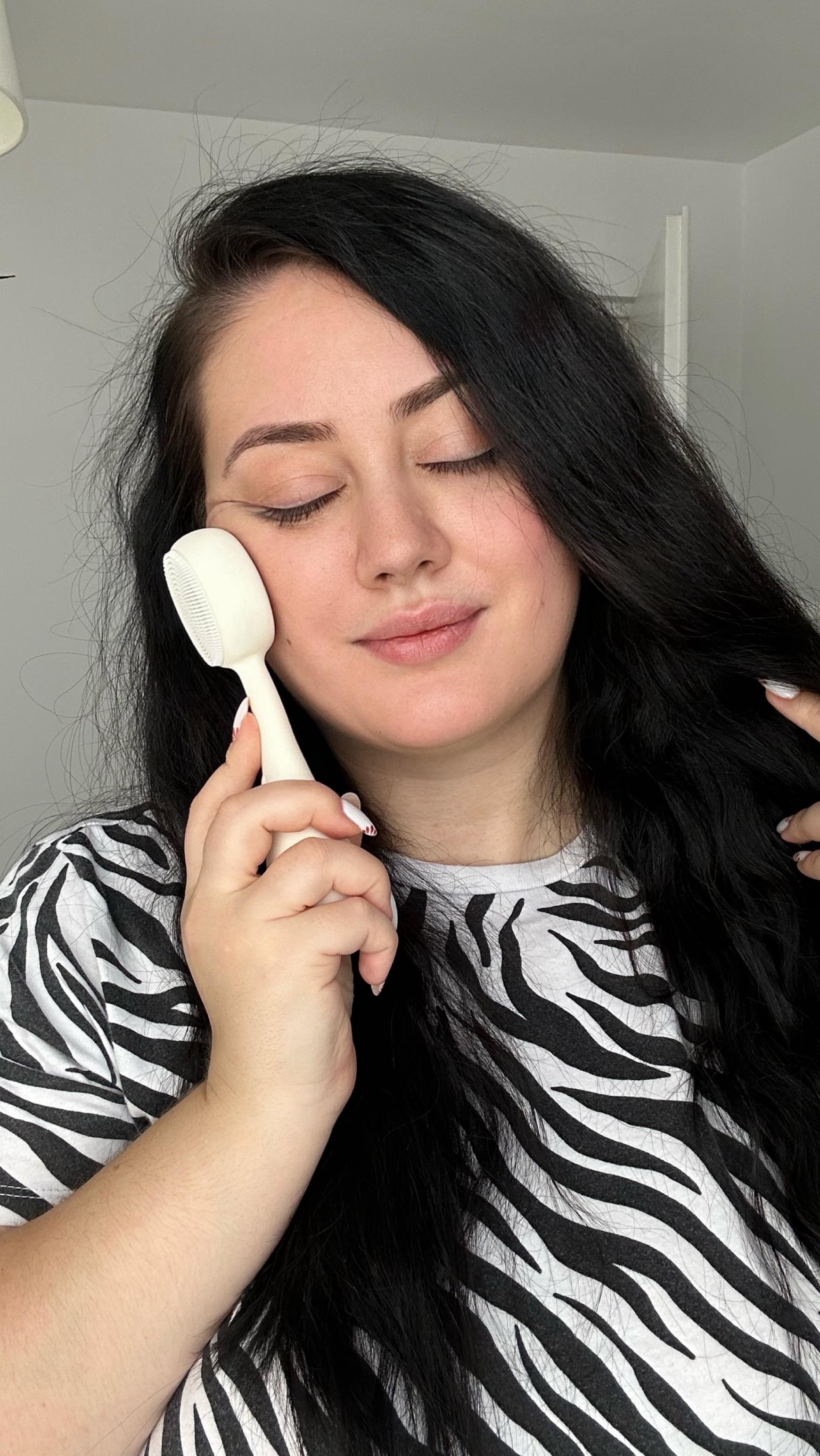 Instagram post by @ruxandra.nastase for PMD Beauty. Caption reads: My skincare best friend just got un upgrade ✨🤍....