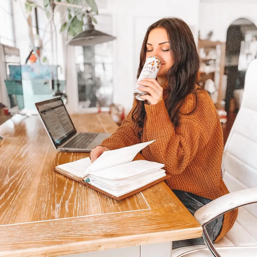 Instagram post by @emalana for Aspire Drinks. Caption reads: [...] I think I finally found it! I found....