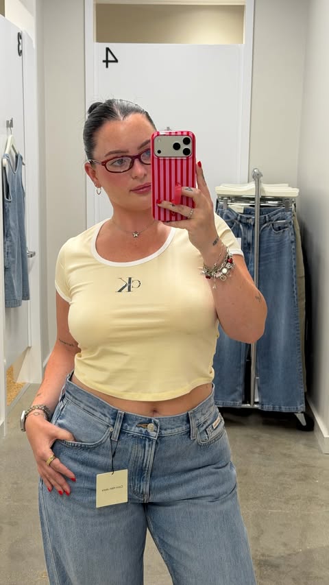 Instagram post by @alisonepp for Calvin Klein. Caption reads: [...] for new jeans! 👖✨ And I’m headed to....