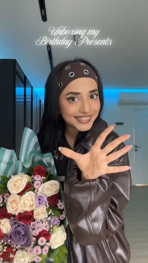 Instagram post by @themermaidscales for Diesel. Caption reads: Unboxing timeeee✨.