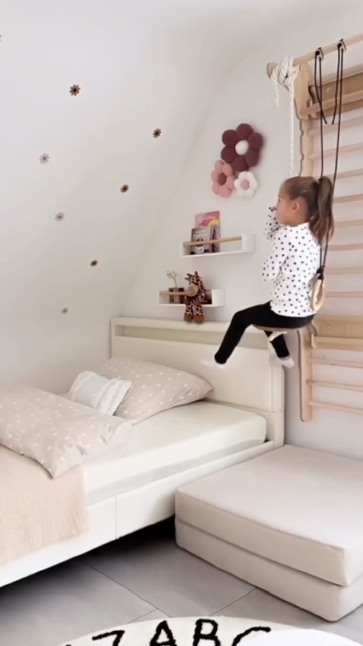 Instagram post by @nrtn.home for Goodevas. Caption reads: Loving our kidsroom vibes🌿....