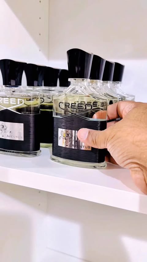 Instagram post by @scentsofdxb for Creed Fragrance. Caption reads: Its all about Aventooos ..

#aventus #creedaventus....