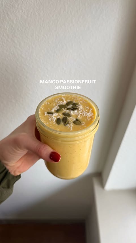 Instagram post by @lexasnoms for Pitaya Foods. Caption reads: [...] difference in smoothies. I like using....