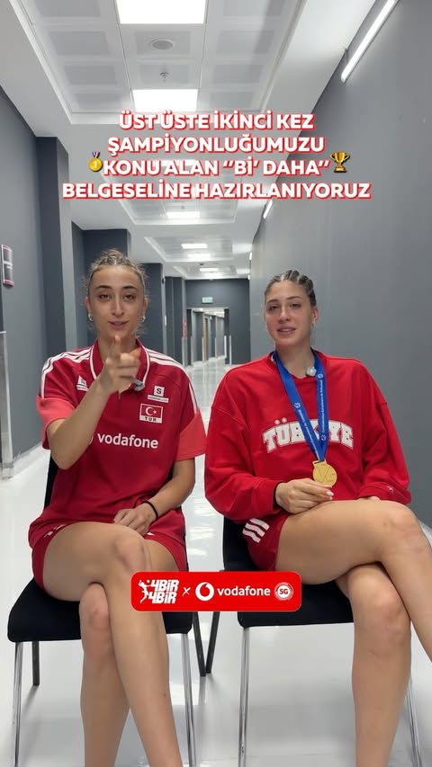 Instagram post by @cevolleyballturkiye for Vodafone Group. Caption reads: POV: Yıllar sonra kamera karşısına geçmişindir 🎬....
