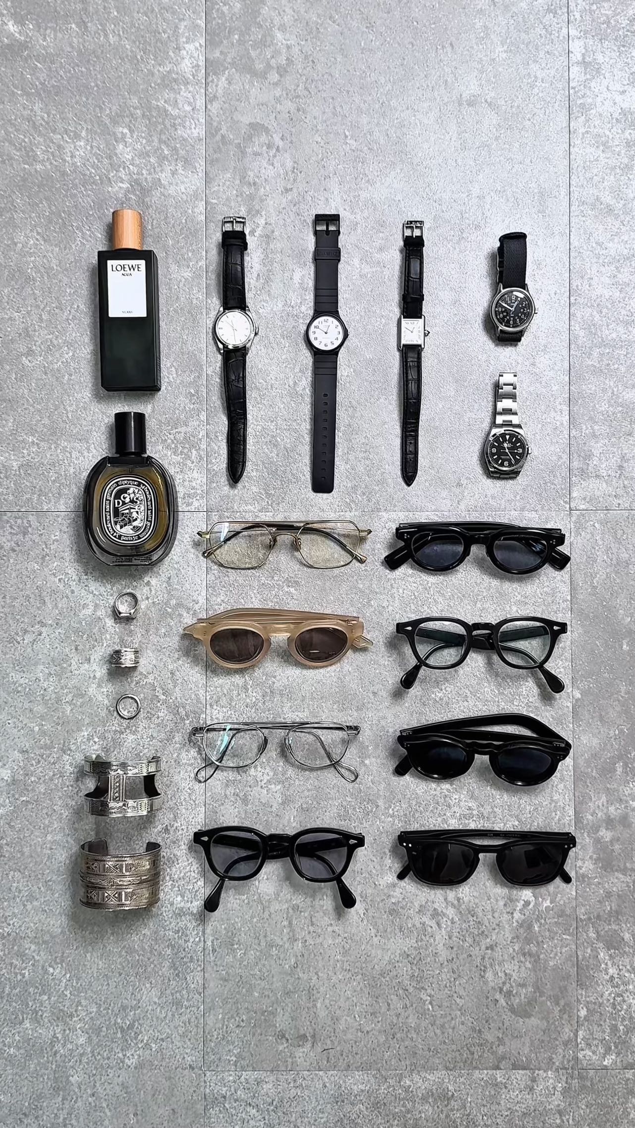 Instagram post by @stylist_minimal_k for Timex. Caption reads: ■スタメンアクセサリー"20選"
断捨離しつつも残った20のアクセサリーとフレグランスです🍃
__....