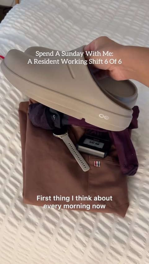 Instagram post by @residebt__ for OOFOS. Caption reads: [...] now. Wish I’d made the switch sooner. #OOFOS....