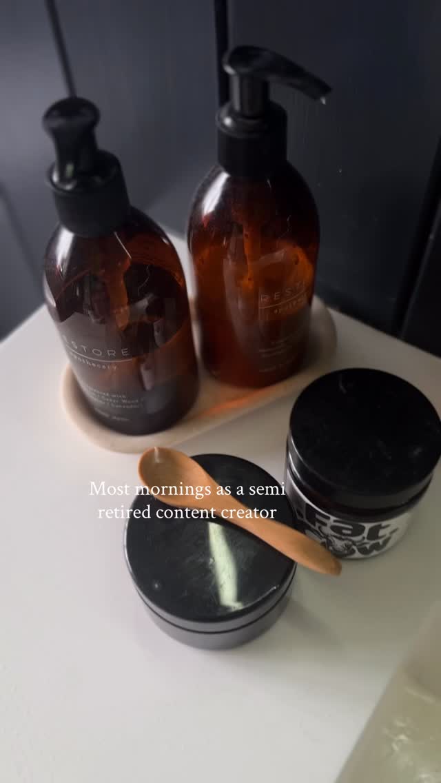 Instagram post by @instyle_helen for Fat Cow Skin. Caption reads: I do love a chat.

Stories is the place to find....