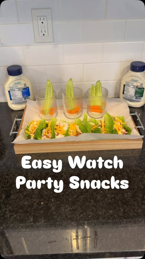 Instagram post by @chevoneco for Litehouse Foods. Caption reads: [...] Team ranch or team blue cheese? 👀....