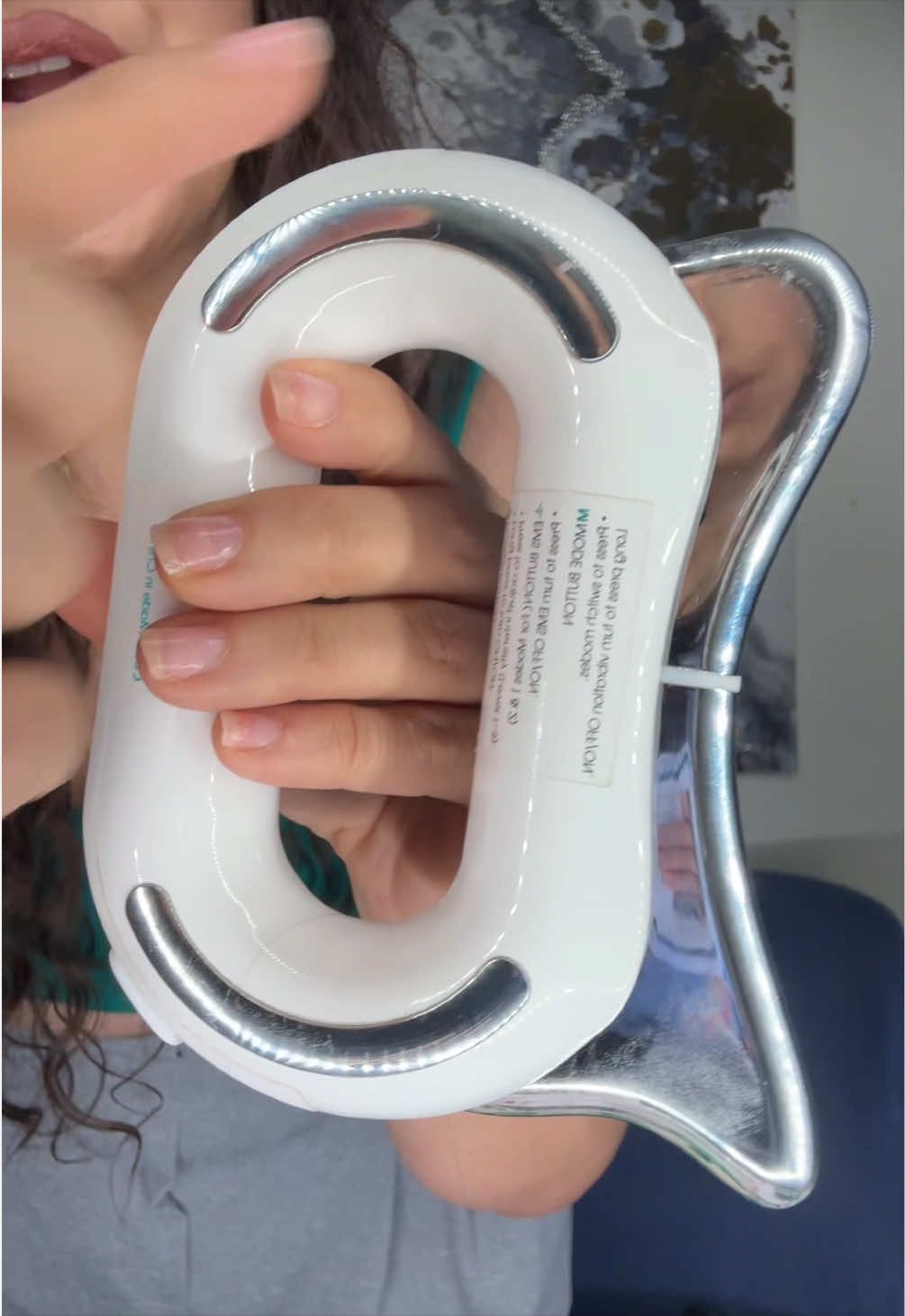 TikTok post by @glowupwithesther for RIKI LOVES RIKI. Caption reads: [...] to do lymphatic drainage massages.....