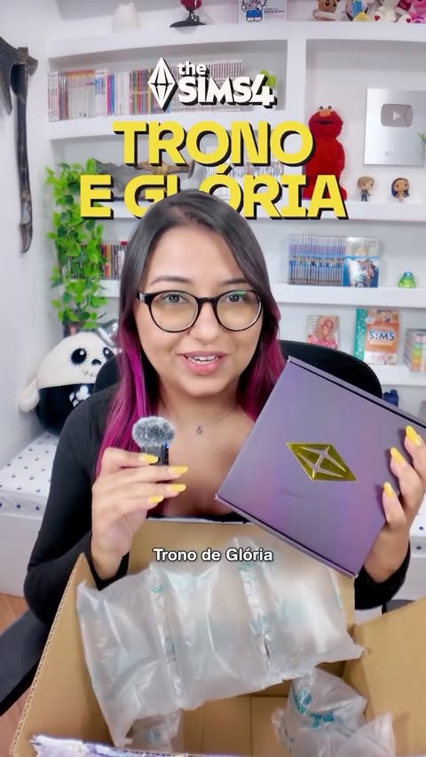Instagram post by @indiejoga for Electronic Arts. Caption reads: 📦 Olha só o que eu ganhei de presente do The Sims....