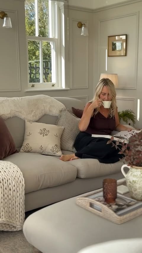 Instagram post by @the_hollies_1 for Swan Brand. Caption reads: [...] right at home ☕️ Ad/ I’m loving my new....