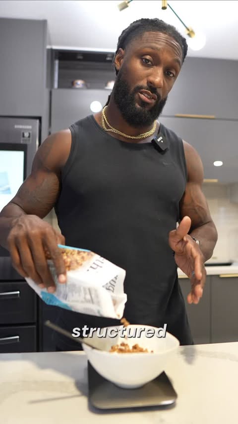 Instagram post by @jahdy_p for Hydroxycut. Caption reads: [...] my macros. I train. I stay consistent.....