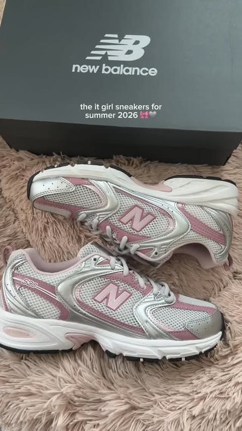 Instagram post by @asyadilerim for Spartoo. Caption reads: [...] 🥹🎀🫶🏻 New Balance 530 from @spartoogram....