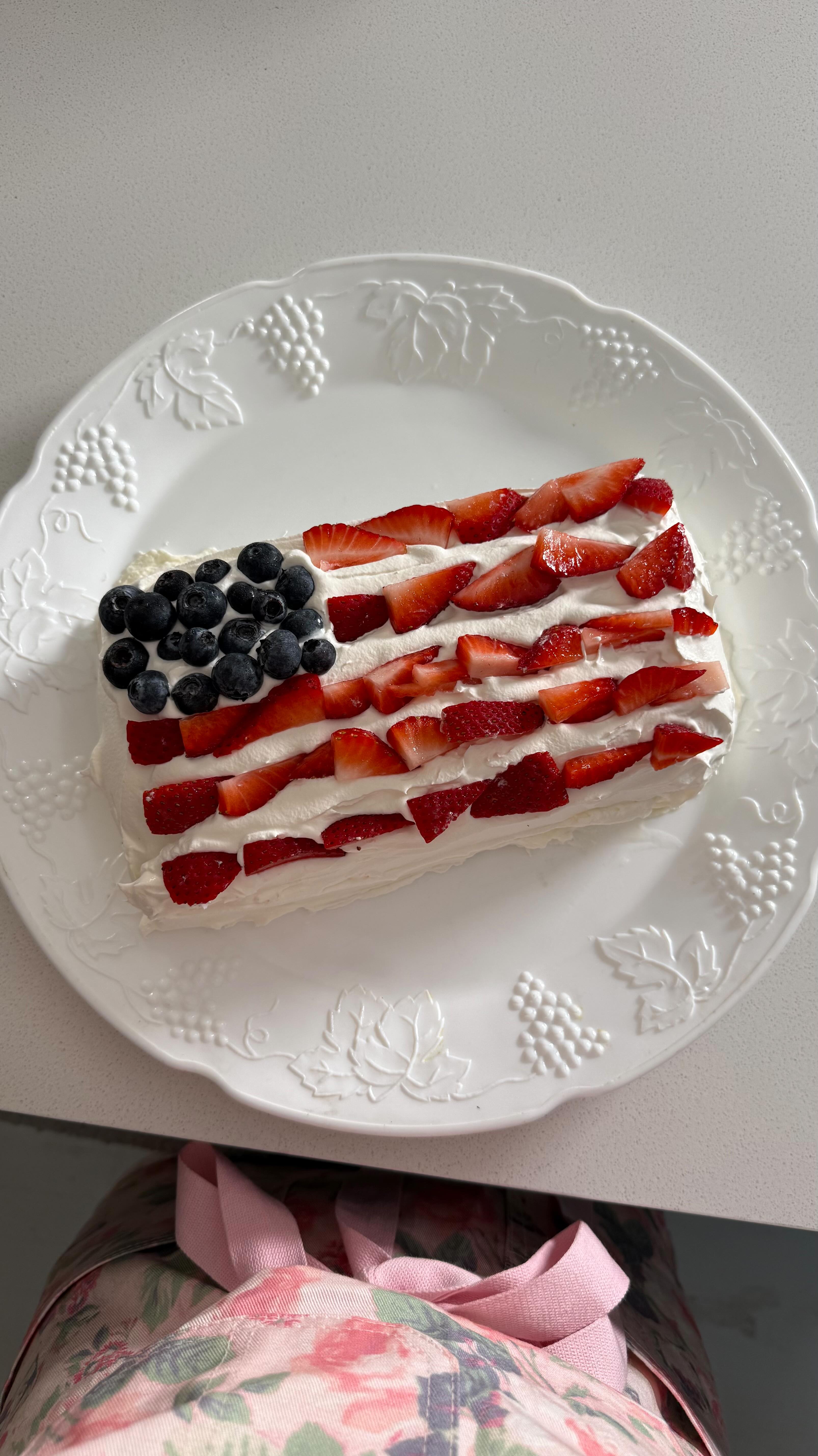 Instagram post by @kitkeenan for Shamrock Farms. Caption reads: No-bake Fourth of July flag cake with....