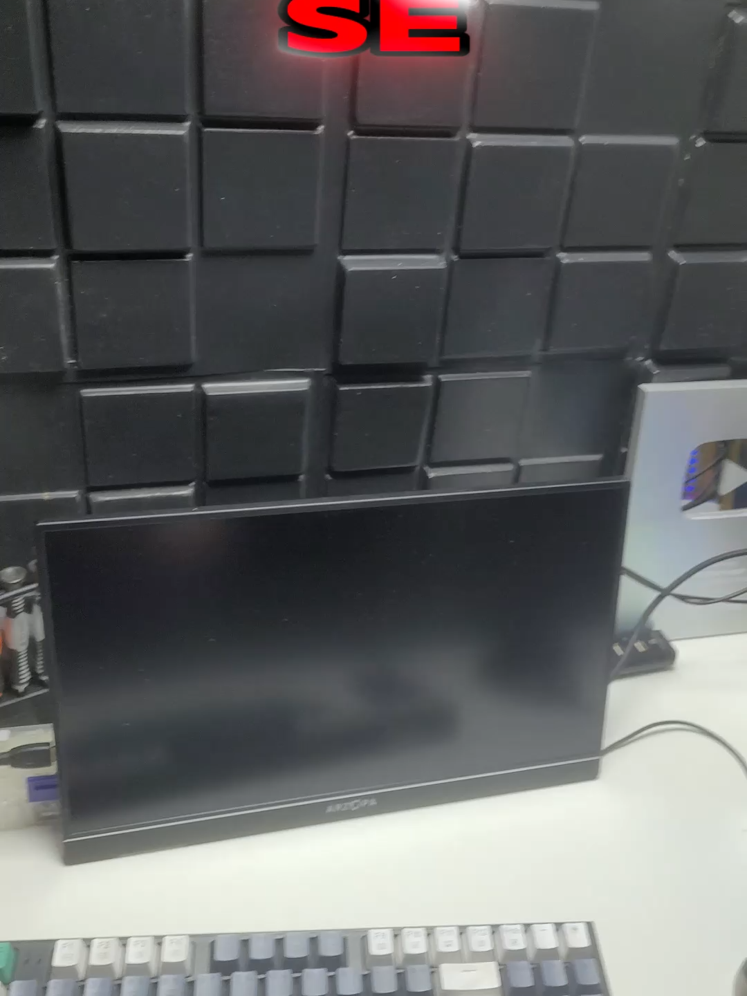 TikTok post by @brothers.repair for ARZOPA. Caption reads: MINI PC GOLD EDTION!! 🤯🥇 #minipc #celular....