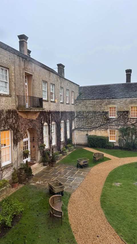 Instagram post by @mariajoynson for Dyson. Caption reads: thanks Dyson now I have no excuse but to delay....